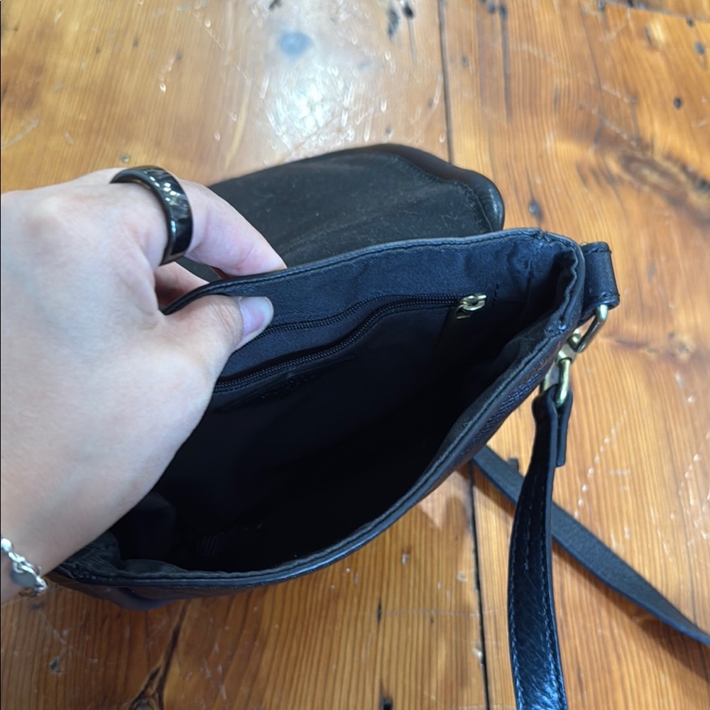 Fossil Genuine Leather Pink and Green Crossbody Bag with Adjustable Strap - Picture 4 of 14